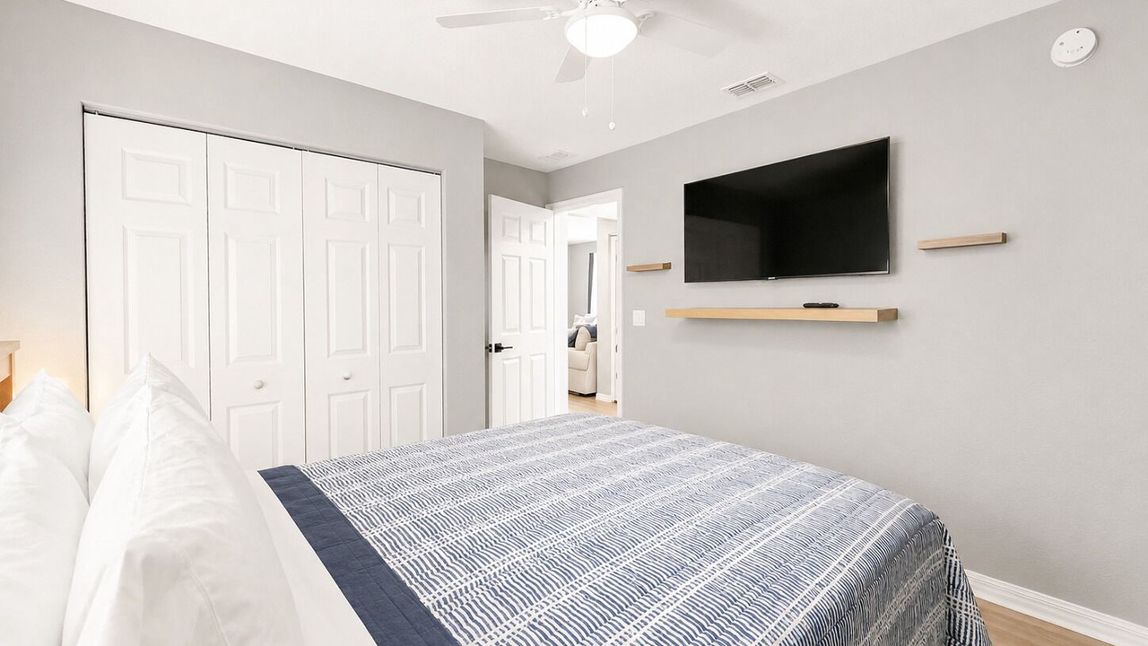 Photo of Bedroom in Silver Springs Shores