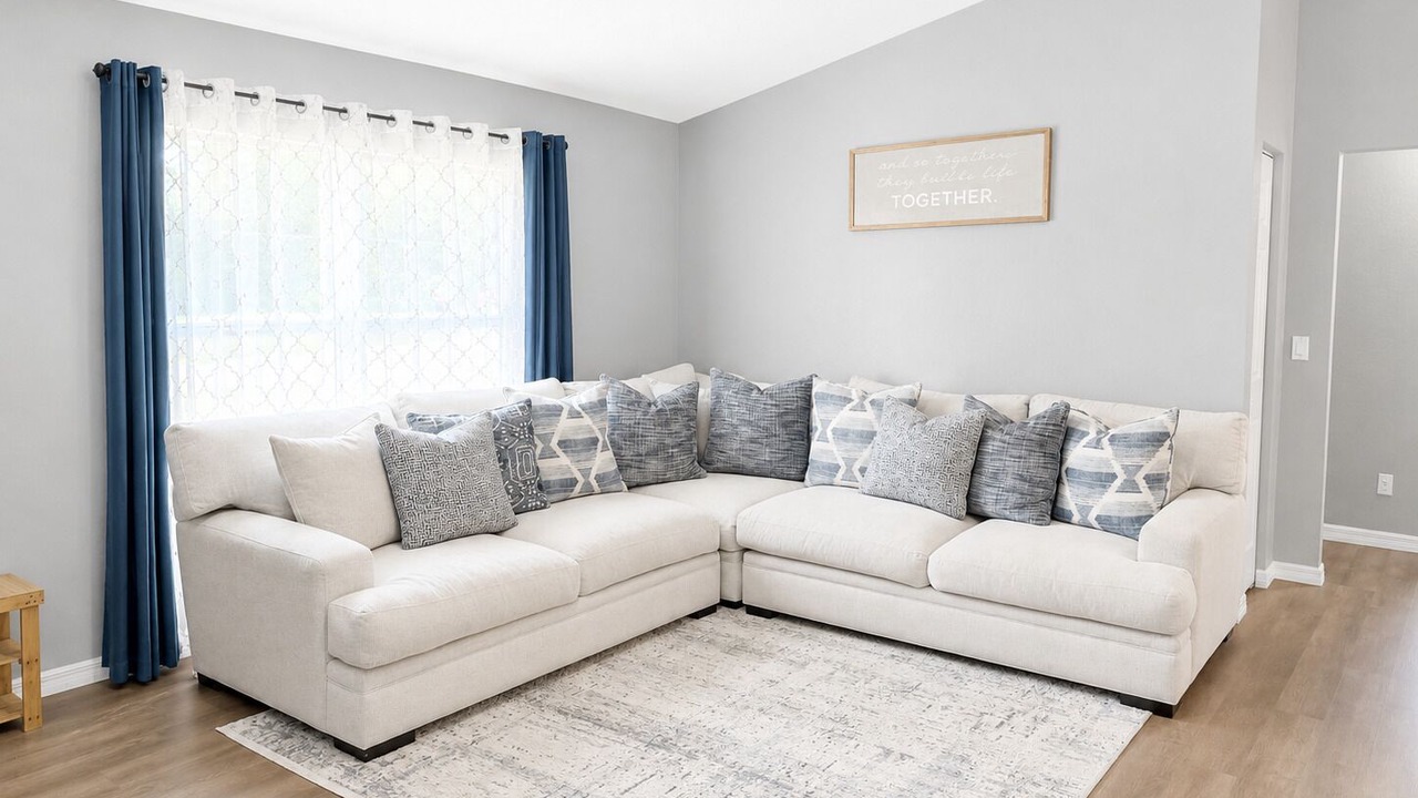 Photo of Livingroom in Silver Springs Shores