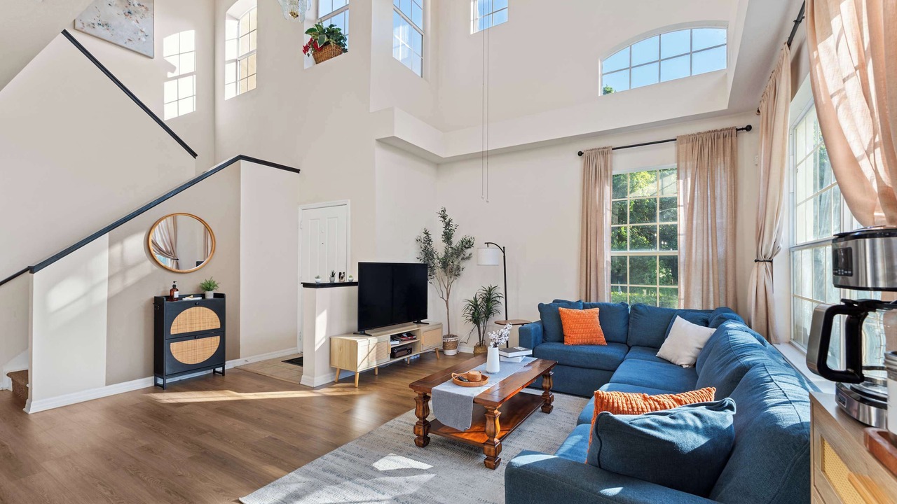 Photo of Livingroom in Windwood Bay