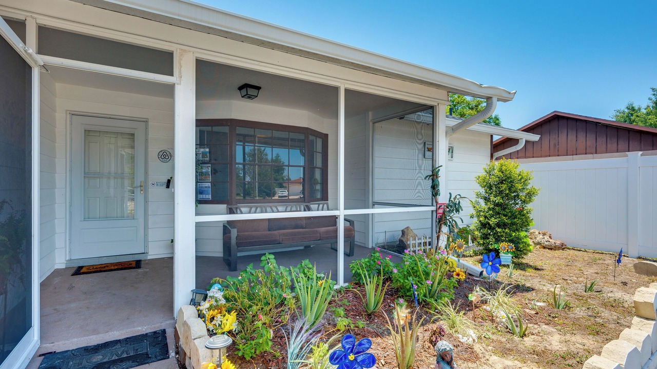 Photo of Patio Balcony in Orchid Lake Village