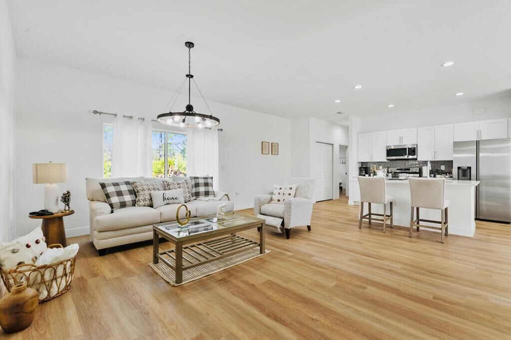 Photo of Livingroom in Gulf Cove
