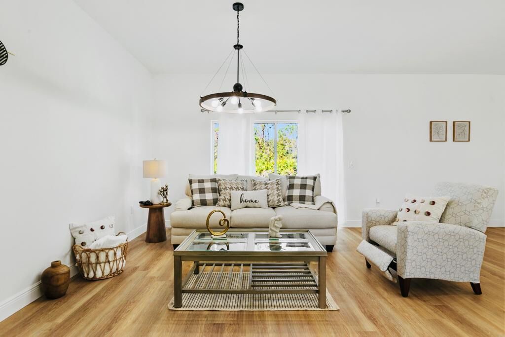 Photo of Livingroom in Gulf Cove