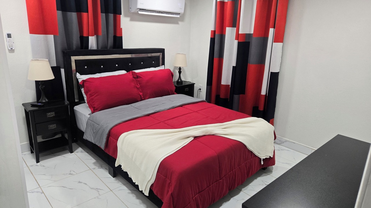 Photo of Bedroom in Bearss Plaza