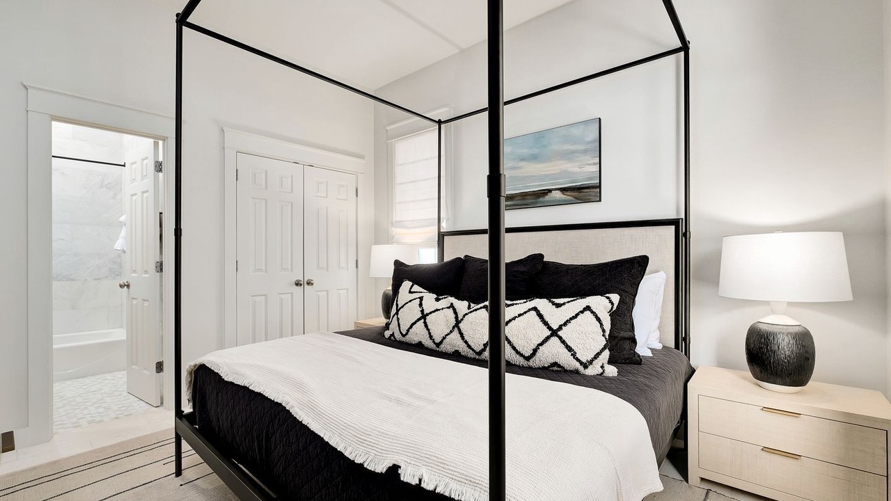 Photo of Bedroom in Seacrest