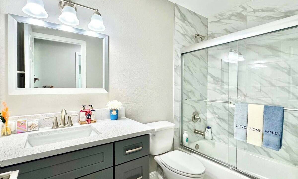 Photo of Bathroom in Diplomat