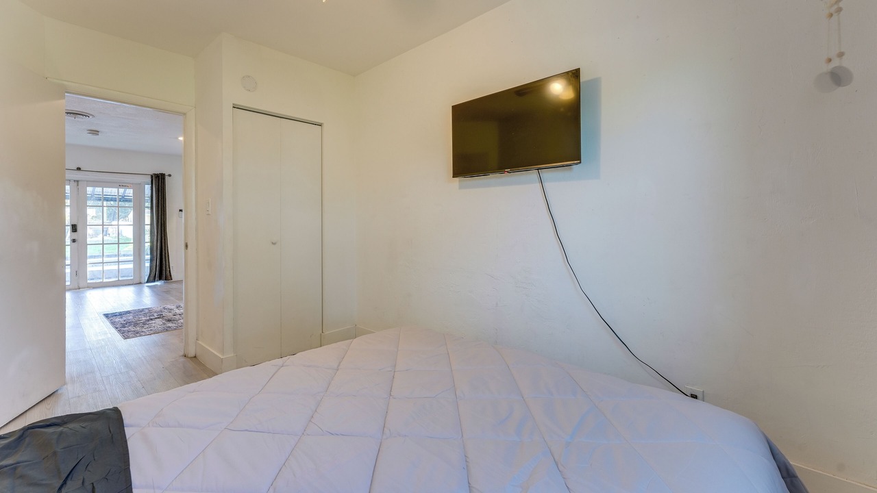 Photo of Bedroom in North Central Hollywood