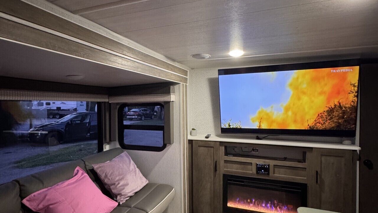 Photo of Livingroom in Warm Mineral Springs