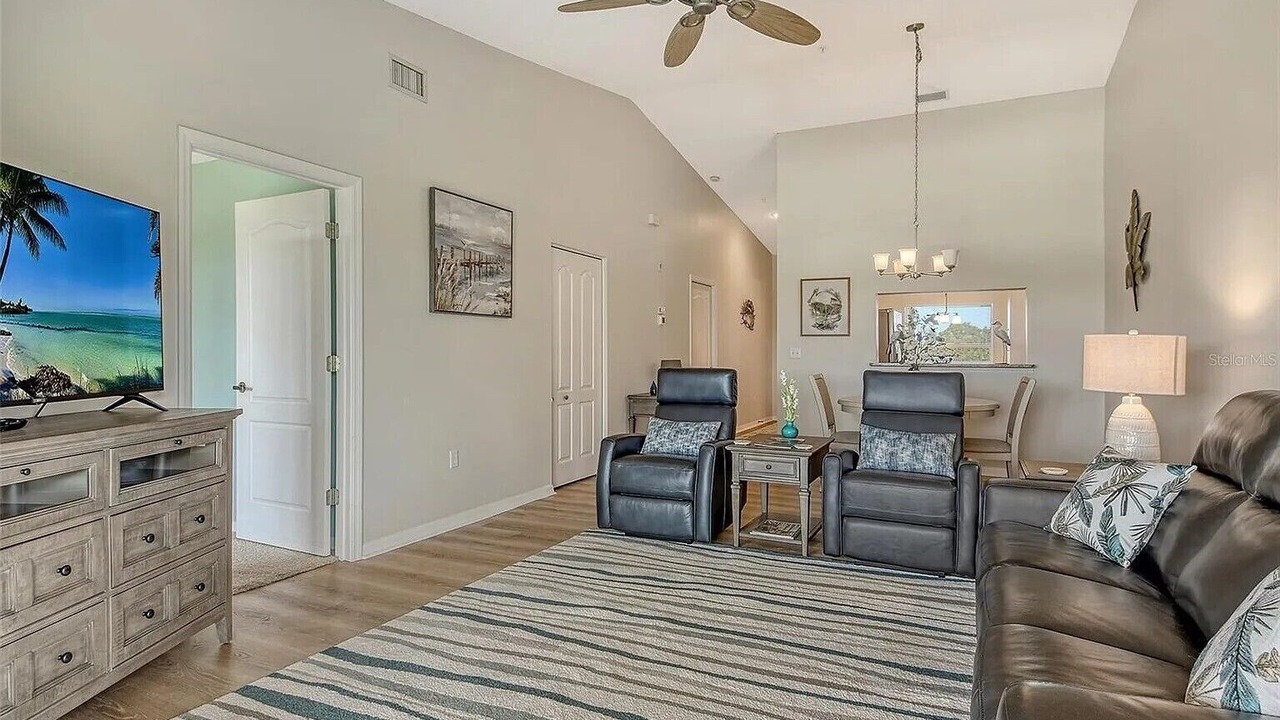 Photo of Livingroom in Palmer Ranch
