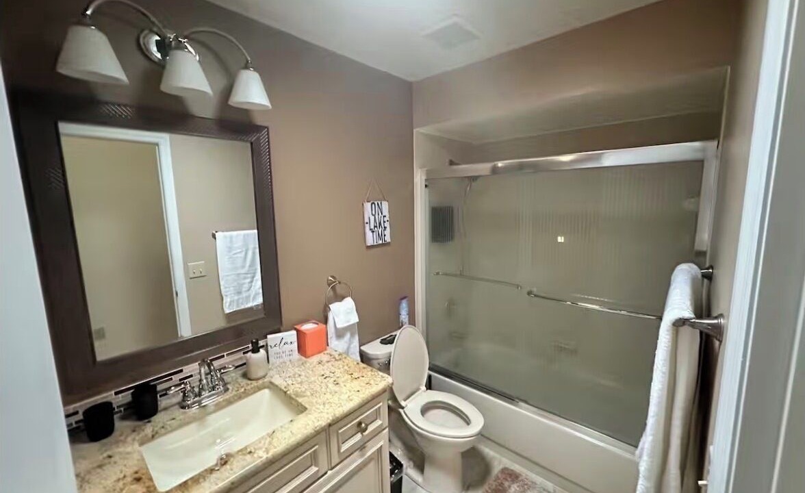 Photo of Bathroom in Tavares