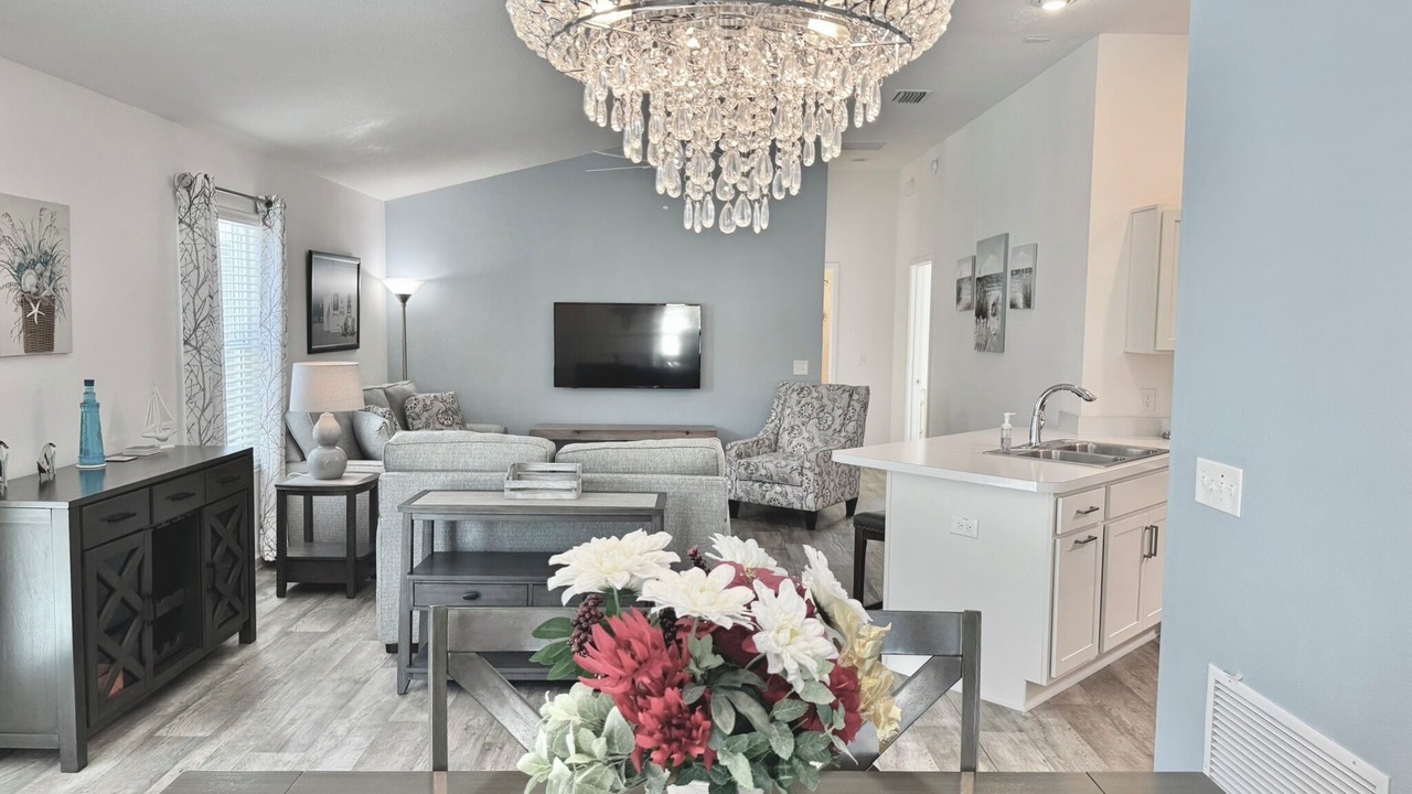 Photo of Livingroom in Candler