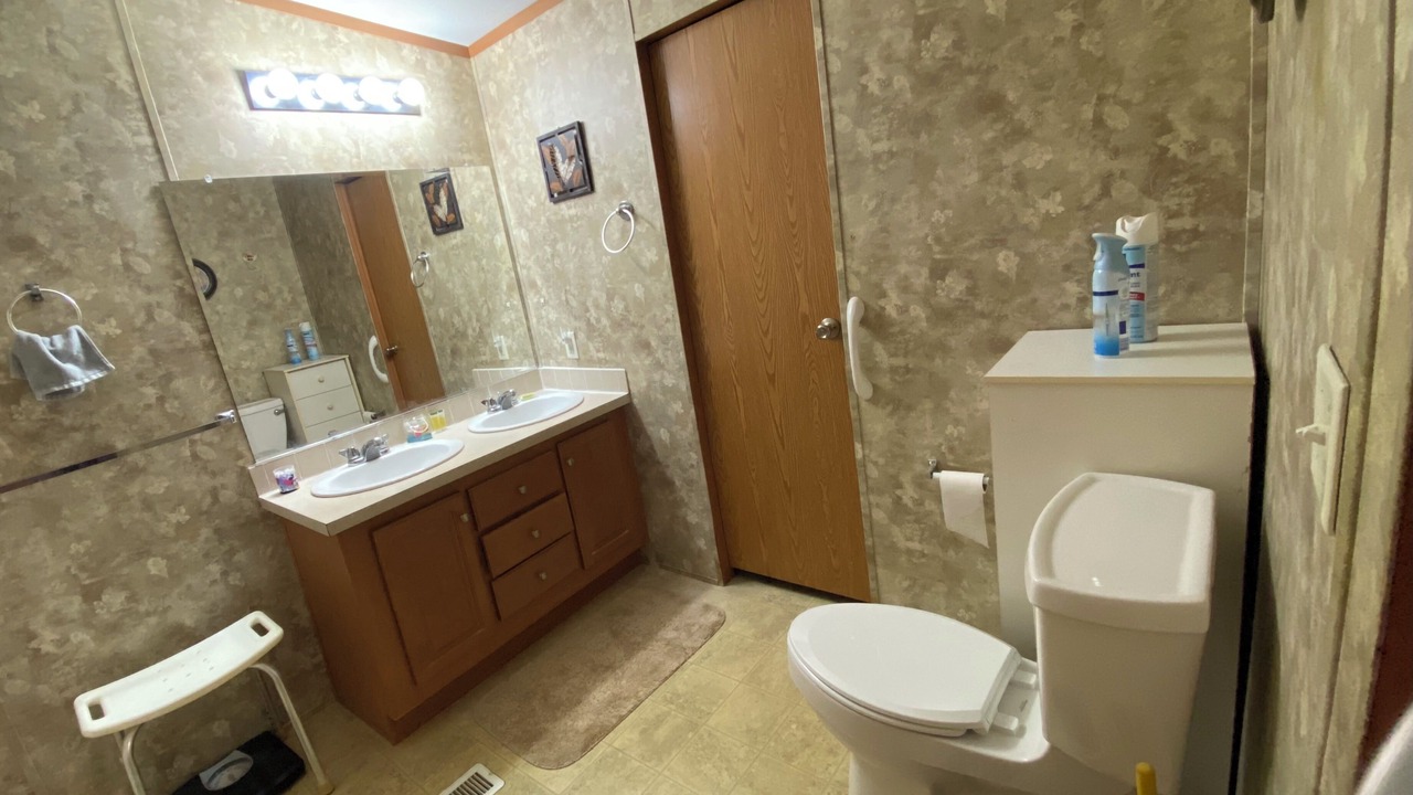 Photo of Bathroom in Harold