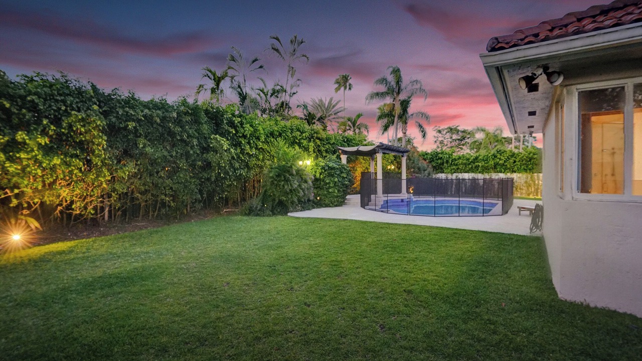 Photo of Outdoor in Kendale Lakes