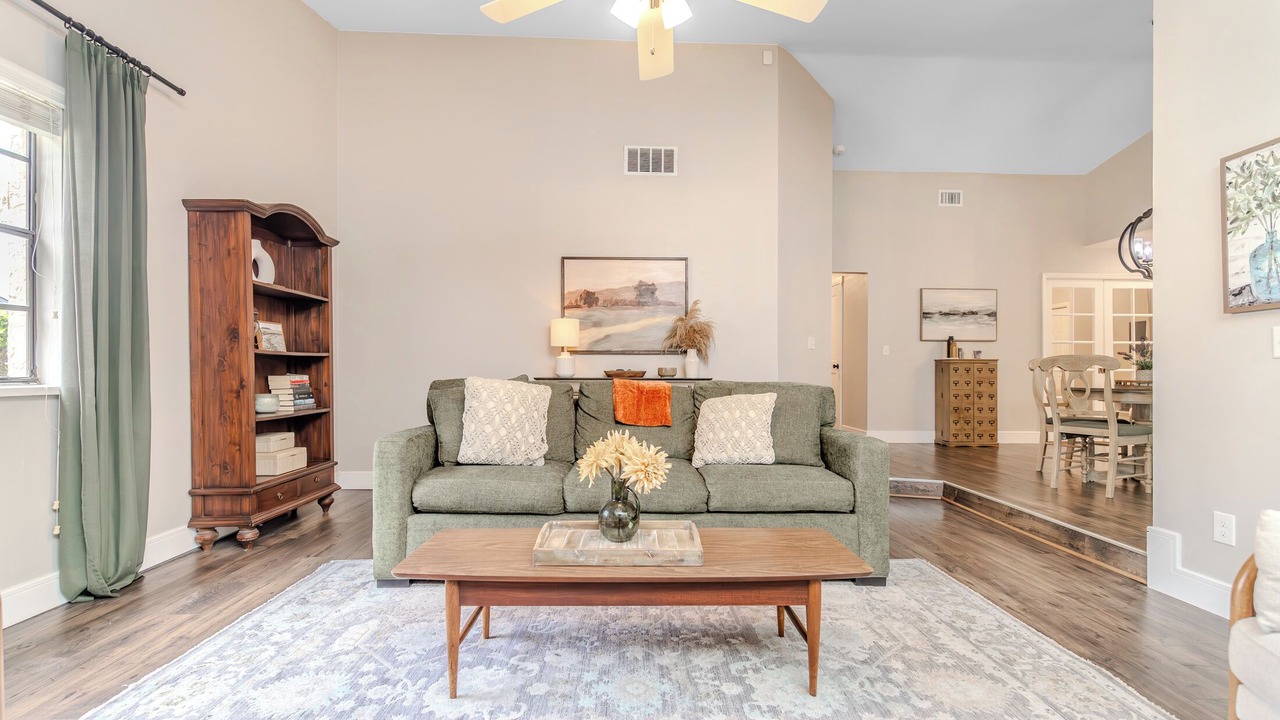 Photo of Livingroom in Longwood