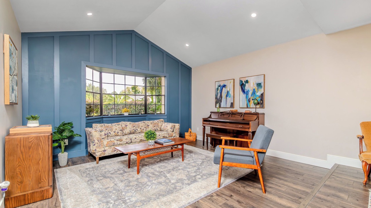 Photo of Livingroom in Longwood