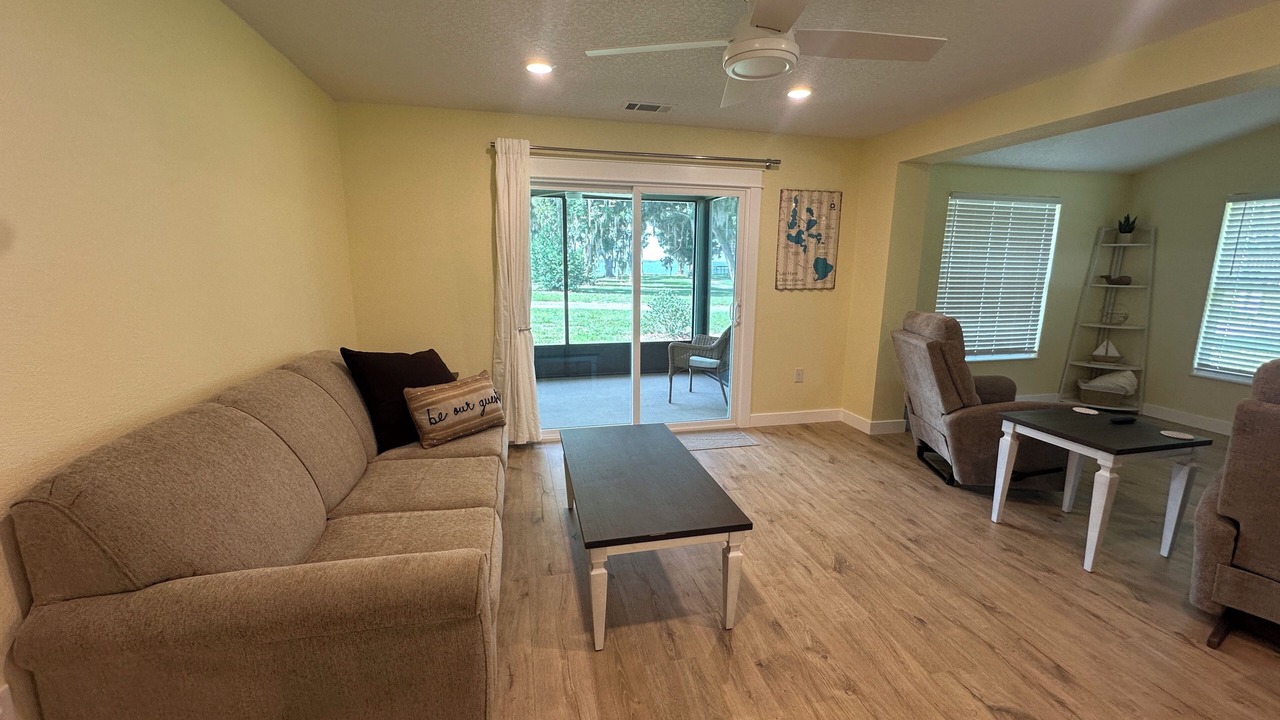 Photo of Livingroom in Okahumpka