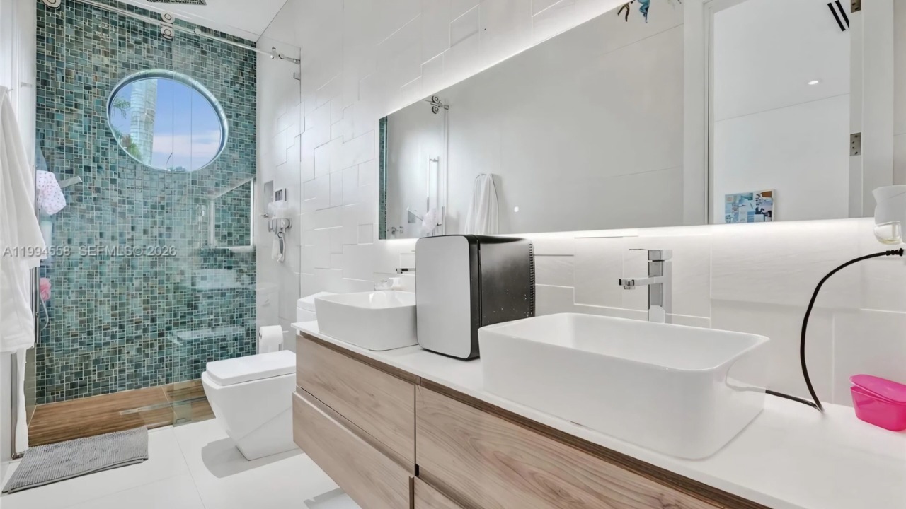 Photo of Bathroom in Tamiami