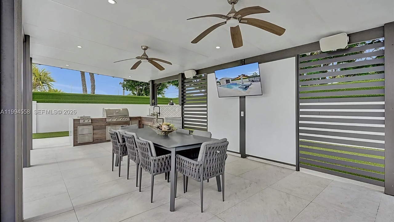 Photo of Outdoor in Tamiami