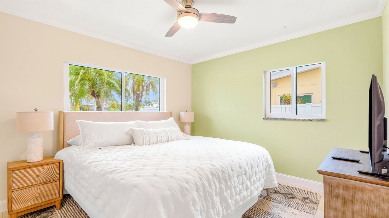 Photo of Bedroom in Redington Beach