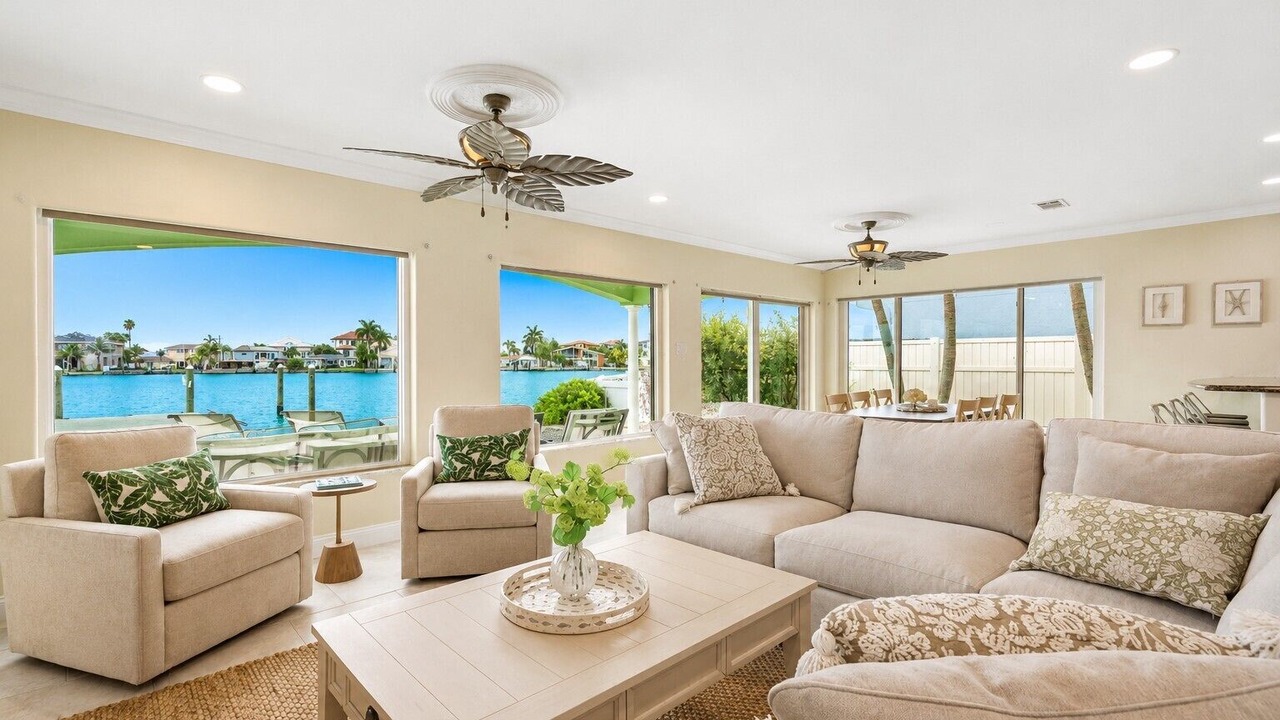 Photo of Livingroom in Redington Beach