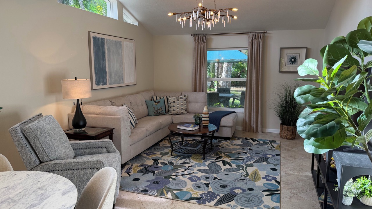 Photo of Livingroom in Bayou Oaks