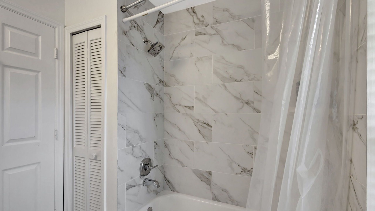 Photo of Bathroom in Greenview Shores