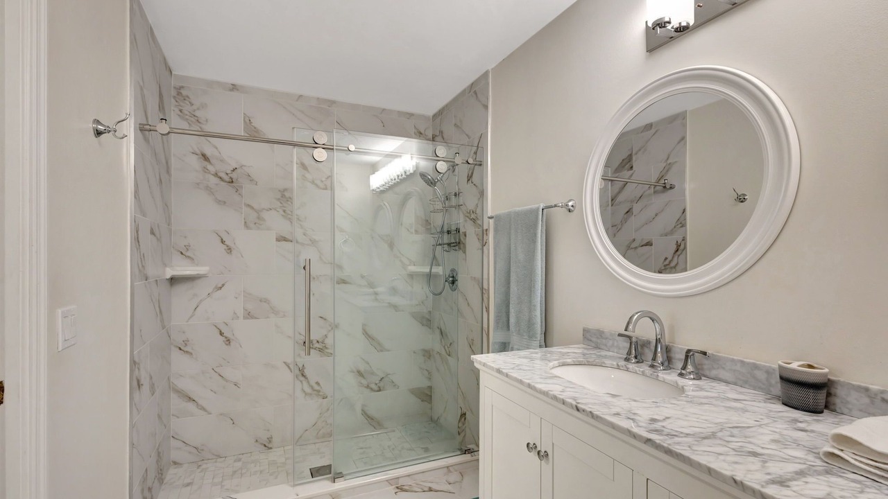 Photo of Bathroom in Greenview Shores