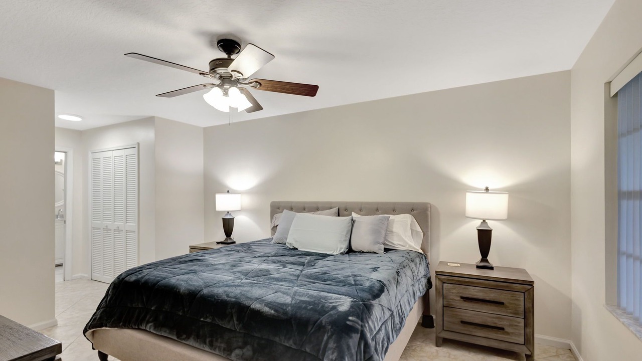 Photo of Bedroom in Greenview Shores