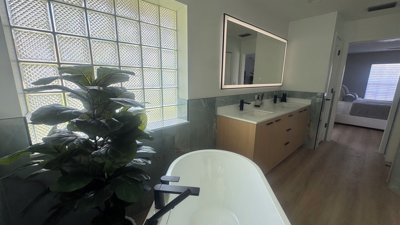 Photo of Bathroom in Candler