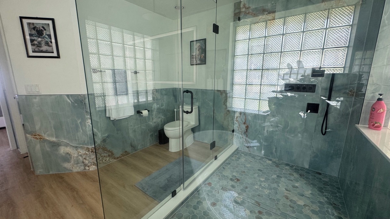 Photo of Bathroom in Candler