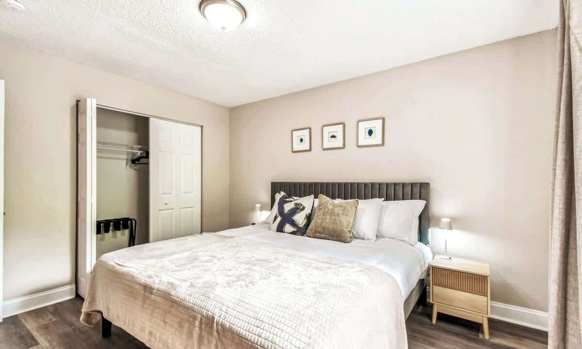 Photo of Bedroom in Port Tampa City