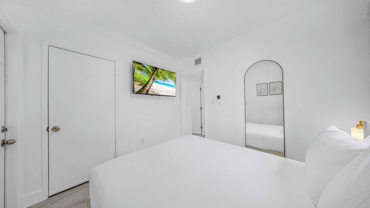Photo of Bedroom in Coral Way