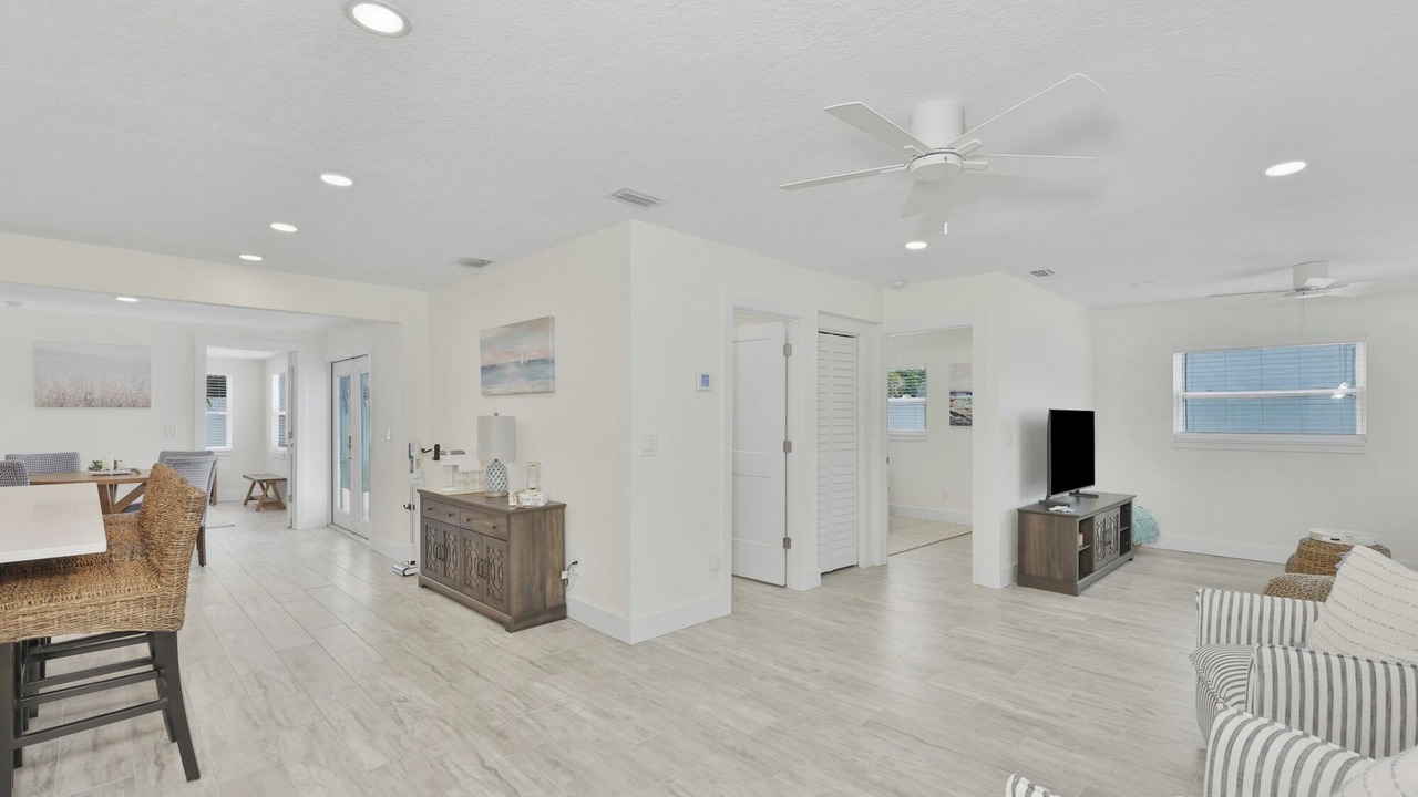 Photo of Livingroom in South Pinellas Community Council