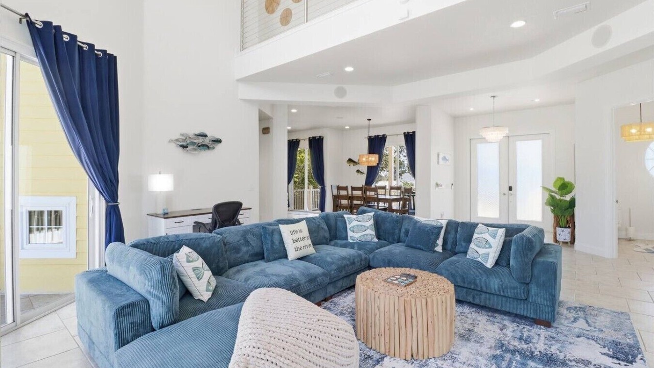 Photo of Livingroom in Dixie Shores