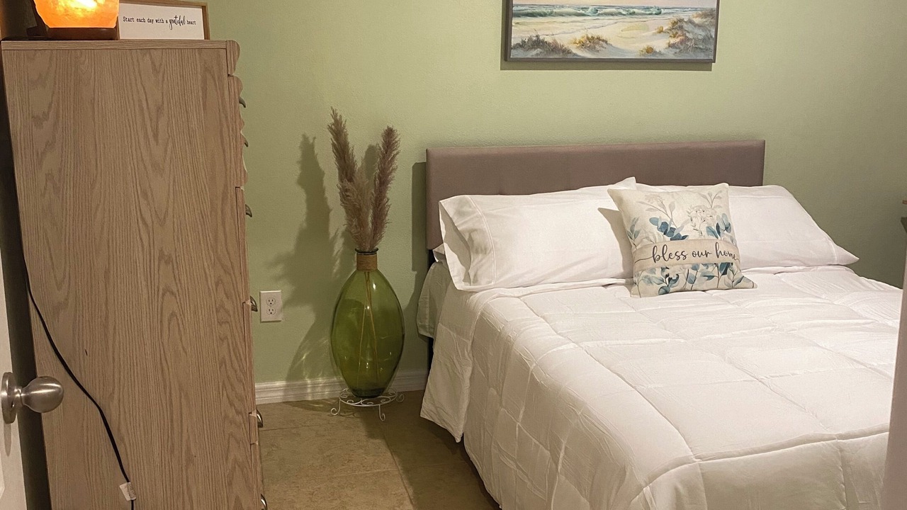 Photo of Bedroom in Brooksville