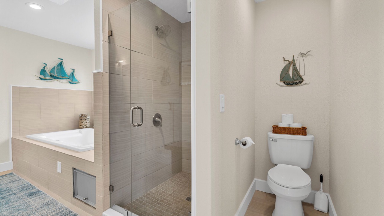 Photo of Bathroom in Glen Oaks
