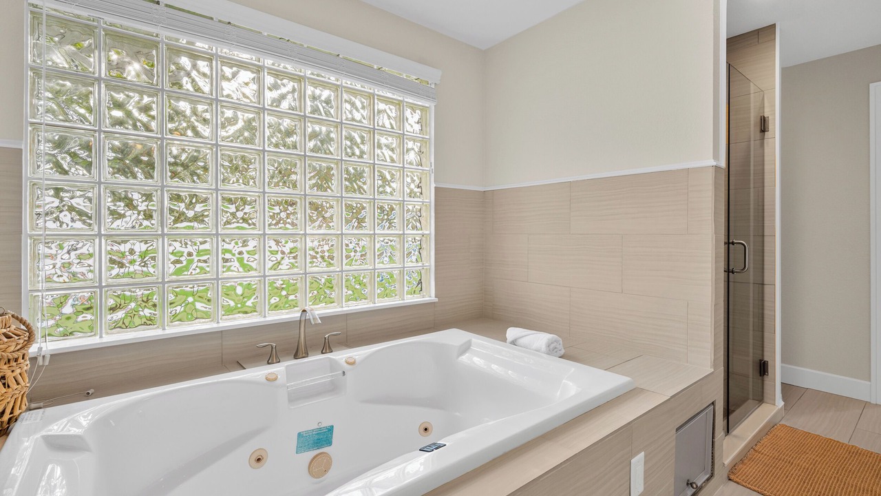 Photo of Bathroom in Glen Oaks