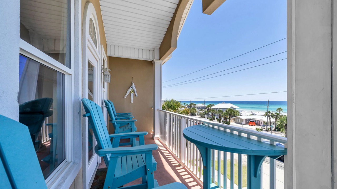 Photo of Patio Balcony in Bahama Beach