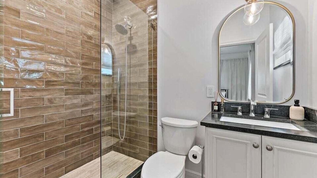 Photo of Bathroom in Eastview Manor