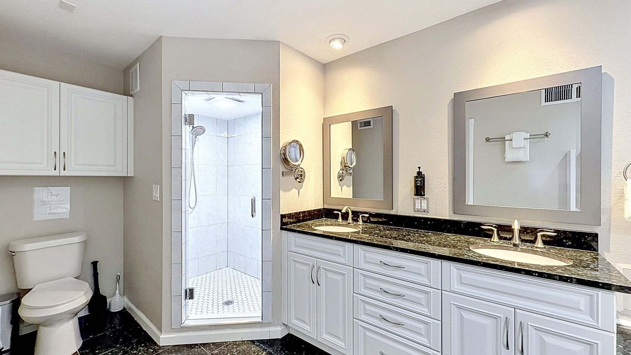 Photo of Bathroom in Seminole