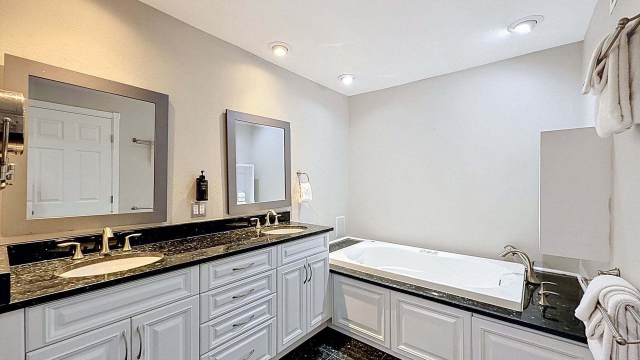 Photo of Bathroom in Seminole