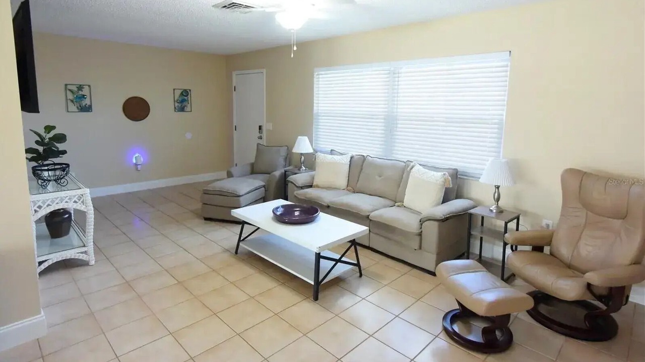 Photo of Livingroom in Venice Gardens