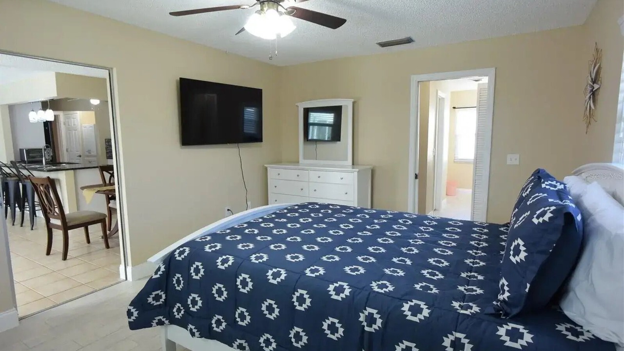 Photo of Bedroom in Venice Gardens
