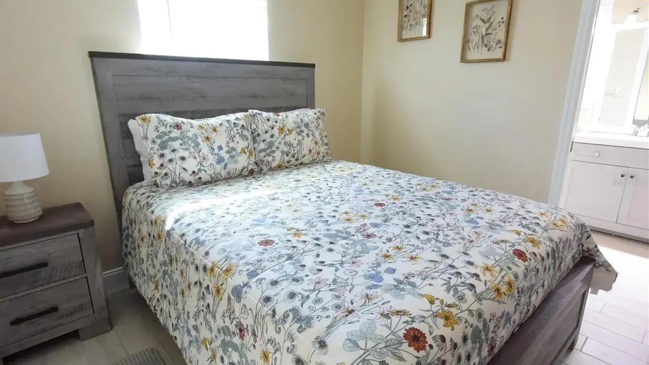 Photo of Bedroom in Venice Gardens
