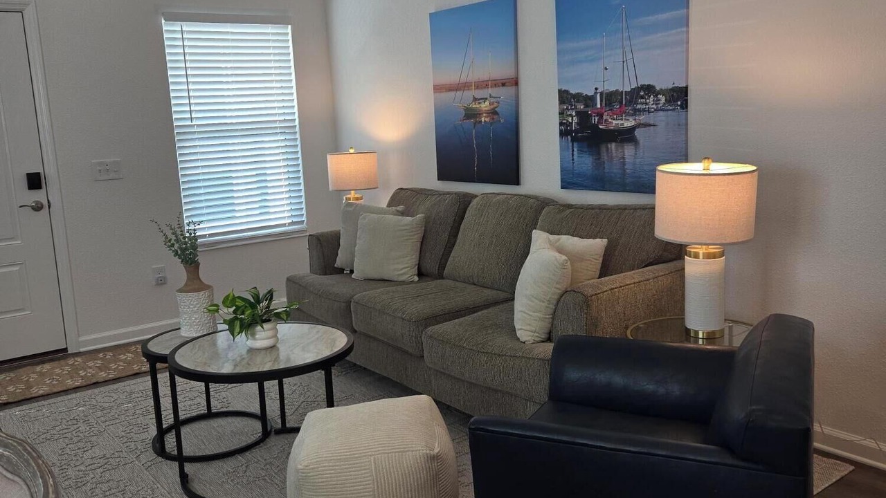 Photo of Livingroom in Candler