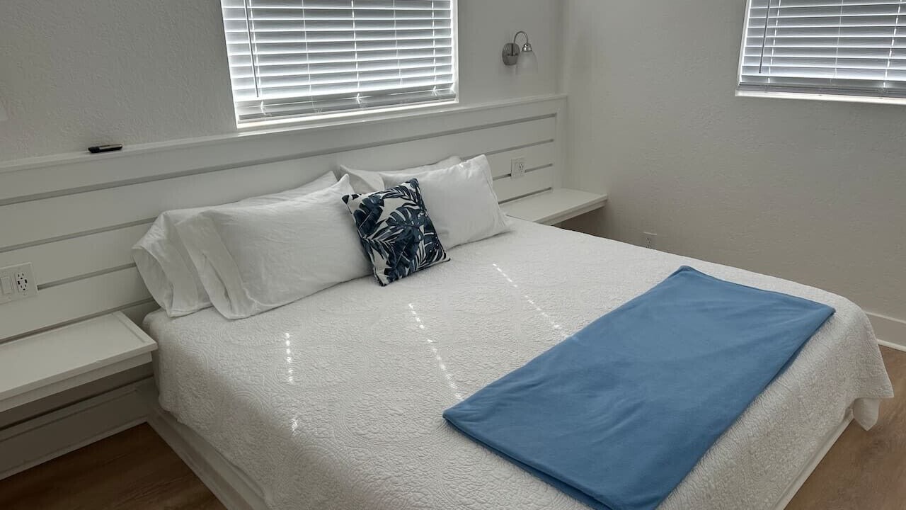Photo of Bedroom in Bokeelia
