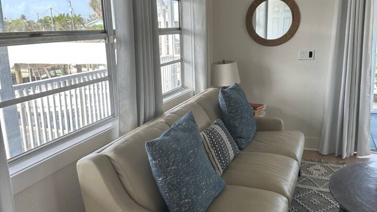 Photo of Livingroom in Bokeelia
