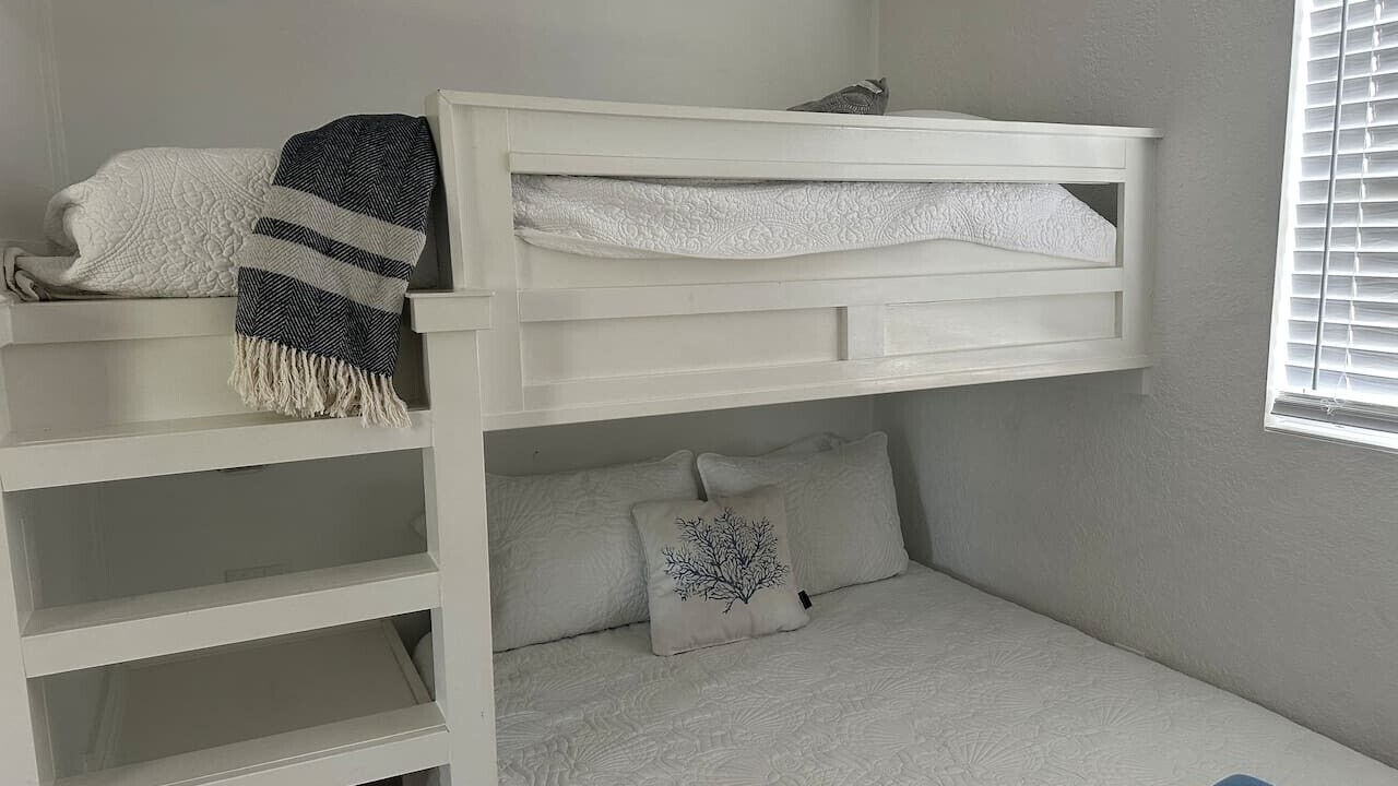 Photo of Bedroom in Bokeelia