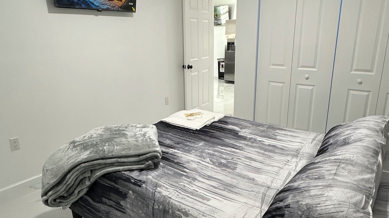 Photo of Bedroom in Bearss Plaza
