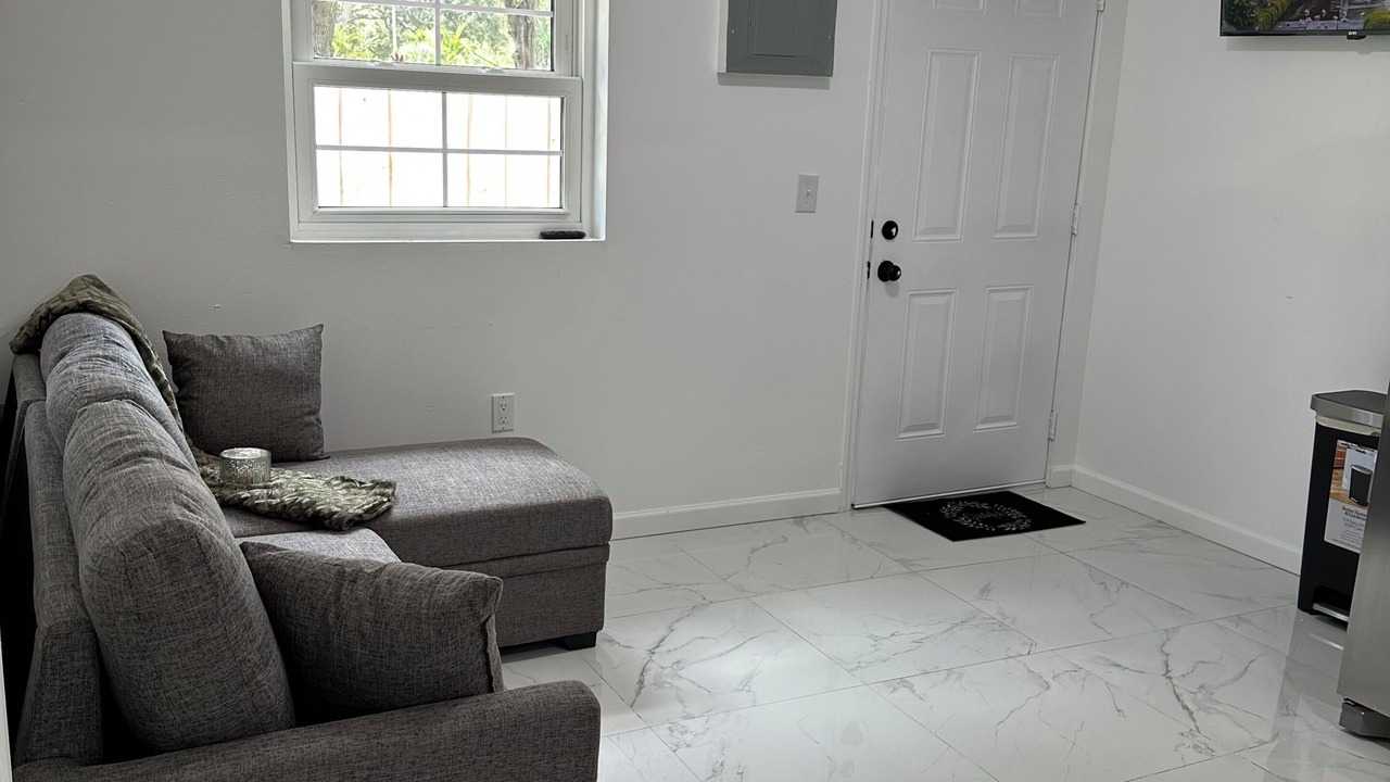 Photo of Livingroom in Bearss Plaza