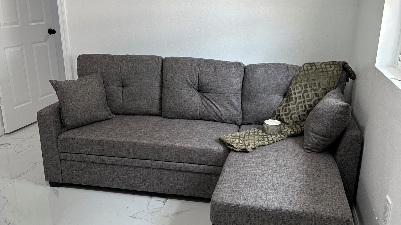 Photo of Livingroom in Bearss Plaza